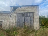 Здание 28,7 кв.м (гараж) с земельным участком по адресу: Ярославская область, г. Любим, ул Советская, д 8б.